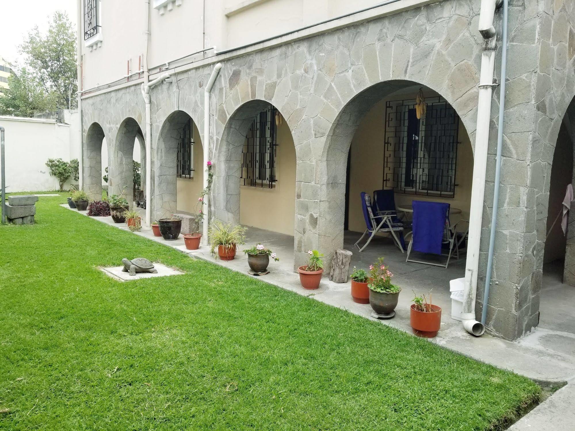 Travellers Inn Quito Zewnętrze zdjęcie